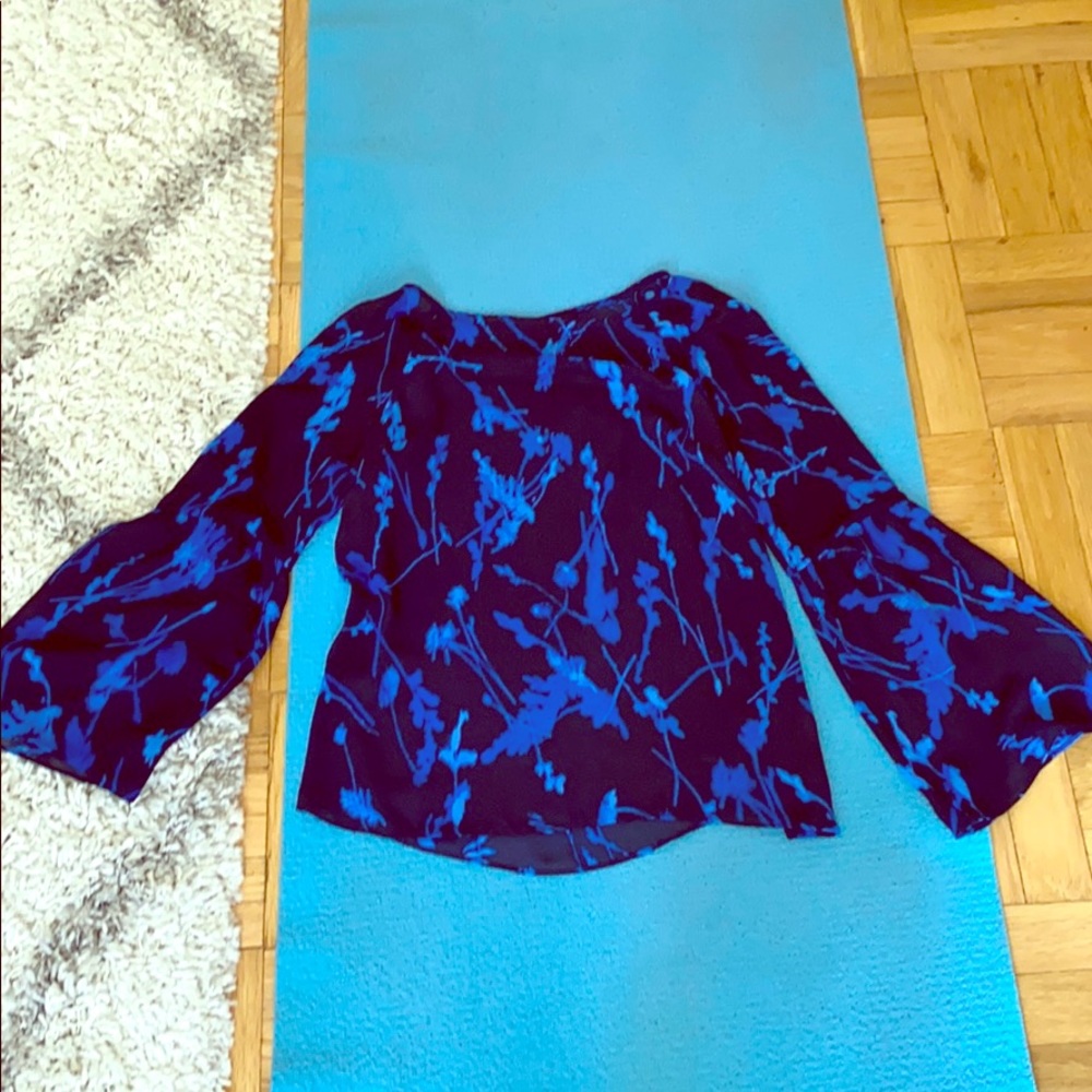 Banana Republic balloon sleeve blouse